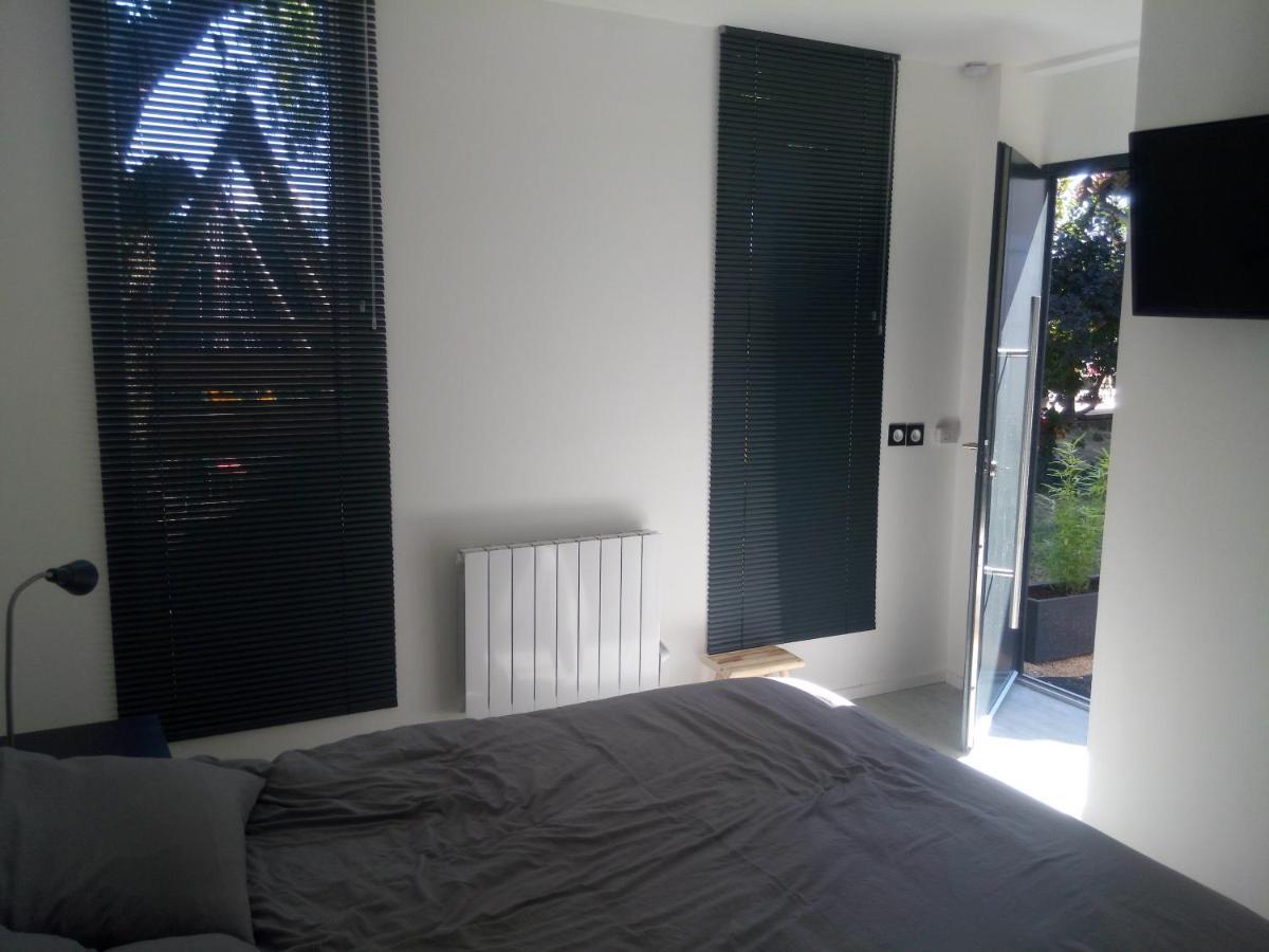 Cottage Calme Via Rhona Avec Piscine Chavanoz Ngoại thất bức ảnh